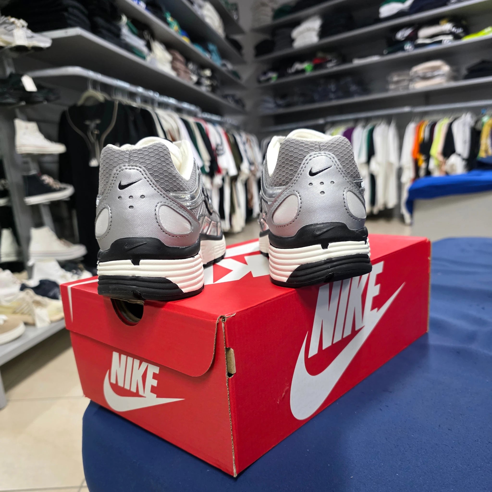 Scarpe Uomo Nike P-6000 - Grigio