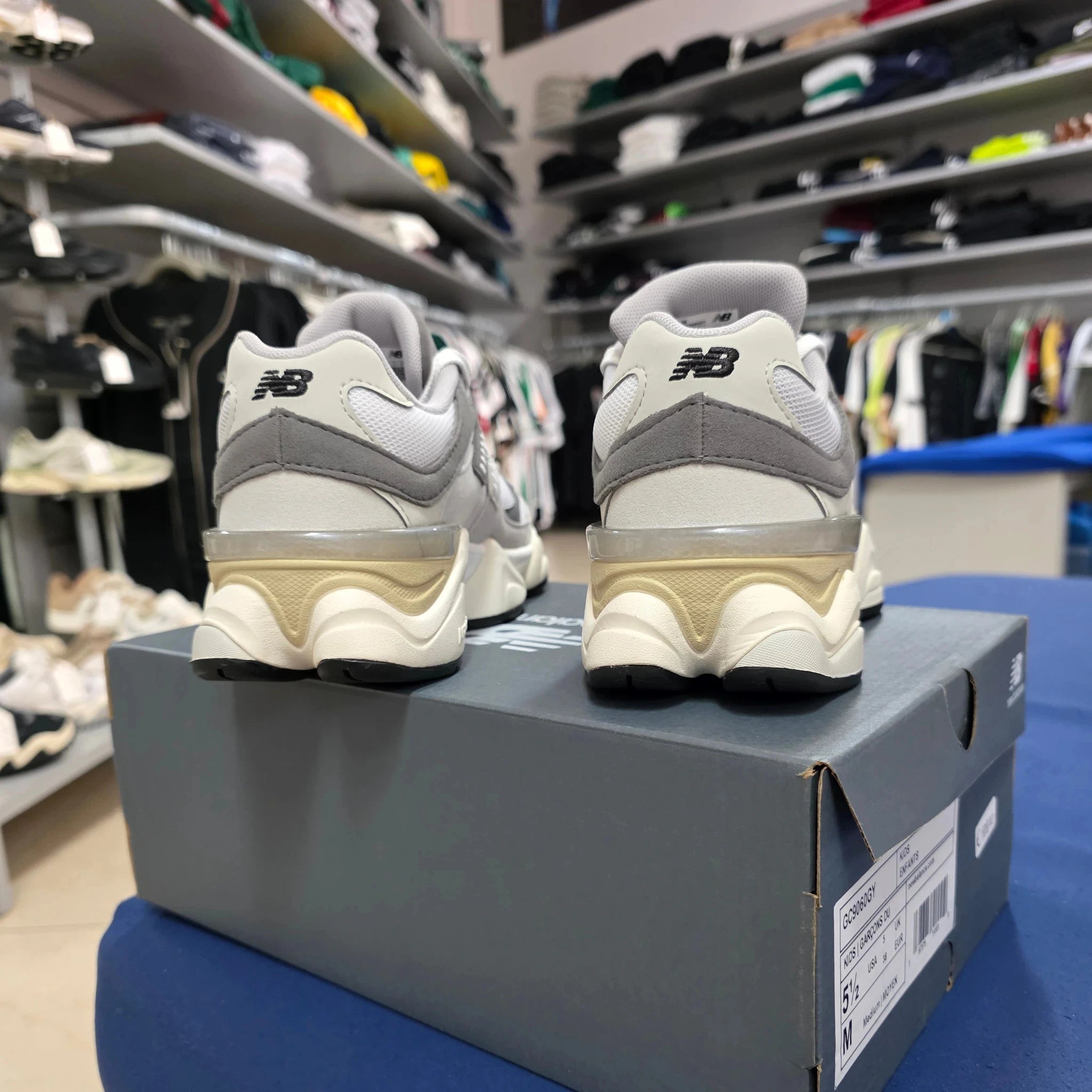 Scarpe Donna New Balance 9060 - Grigio