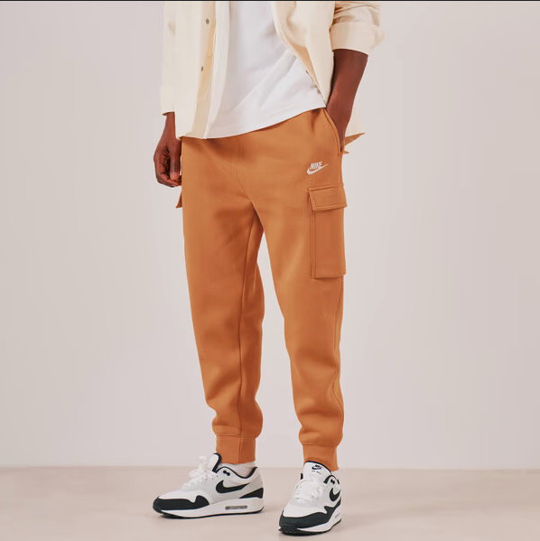 Pantalone Uomo Nike Cargo Club Fleece - Marrone