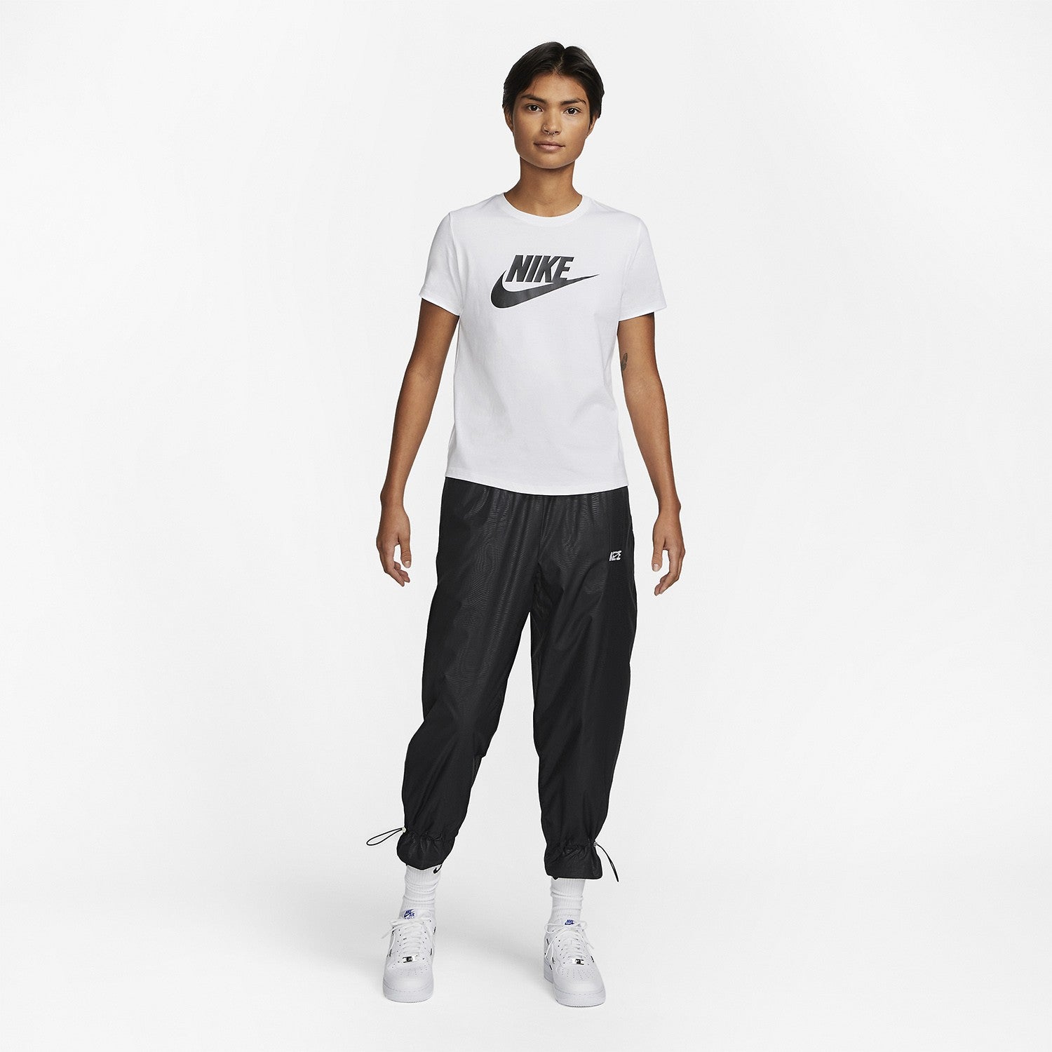 T-SHIRT DONNA NIKE SPORTSWEAR ESSENTIALS BIANCA IN COTONE