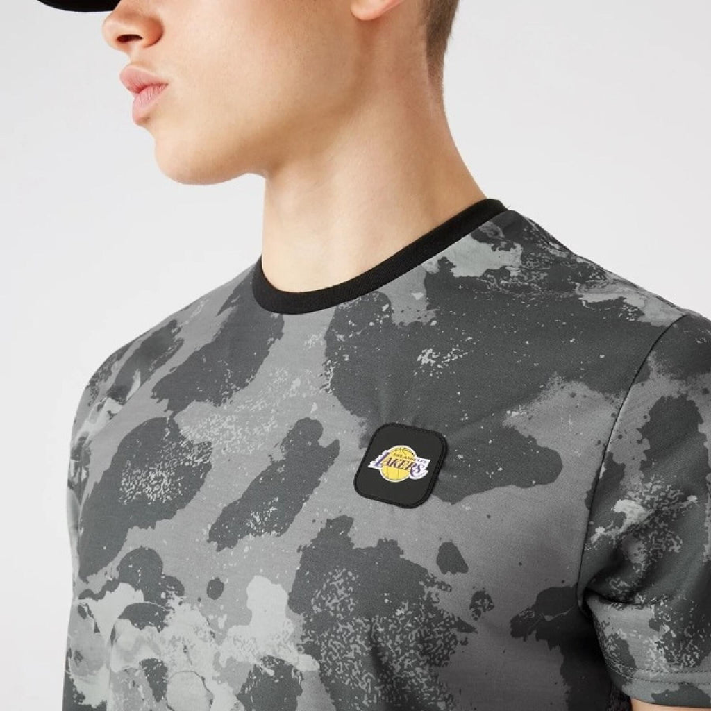 T-SHIRT UOMO NEW ERA LA LAKERS OUTDOOR UTILITY-12827172
